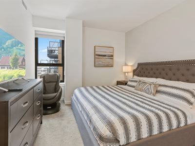 "Unity of Evanston" 3 BDR+2BA ModernLuxe High Rise