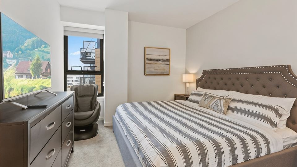 "Unity of Evanston" 3 BDR+2BA ModernLuxe High Rise