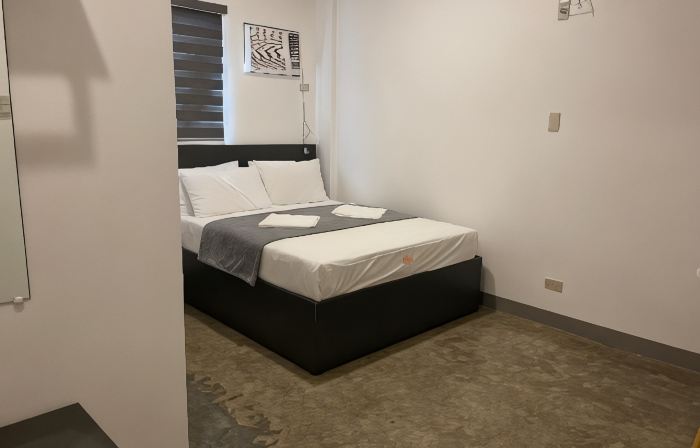 8 ZHENSEN INN
