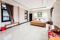 RedDoorz at Alvaro Butik Hotel Citeko Puncak - Pensions