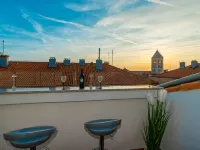 Old town apartment with balcony Hotel a Zara
