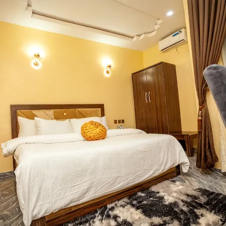KCC HOTELS AND SUITES Отели в г. Калабар