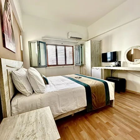 Royal Goddess Guest House, Walled City