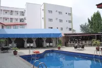 Channel View Hotel - พร้อมอาหารเช้า
