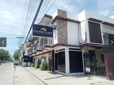 LIVEWIRE PLANET SUITES  호텔