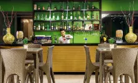 Best Western Green Hill Hotel - bar