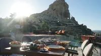 Tale Cave Inn