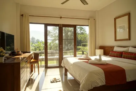 Yoma Hotel, Pai