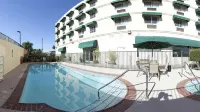 Holiday Inn Express & Suites PASADENA - LOS ANGELES by IHG - Pools