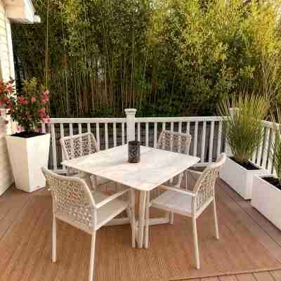 Hamptons Retreat • Hot Tub • Minutes to Beaches Hotel Exterior