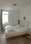 VILLA BEACH ENTRANCE - Full ground floor with free parking - Wifi