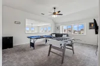 Rooftop Bliss 4br with Crib/office Space, Free parking/AC with WiFi in Mesquite - Kitchens