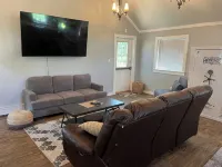 Charming 1-bedroom cottage with WiFi, AC in enchanting Kenoza Lake area.