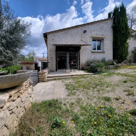 Family Home with Jacuzzi, Swimming Pool and Gym