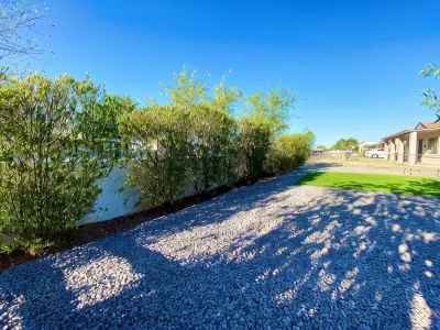 Modern Urban Oasis Conveniently Located near Downtown Phoenix. Hotels in Estrella