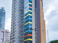 China Rich Oriental Hotel Отели рядом с достопримечательностью «Станция метро Chai Wan»