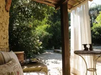 Mas Dagan, vacation apartments in Saint Remy to dream away on a romantic estate Hotels in Noves