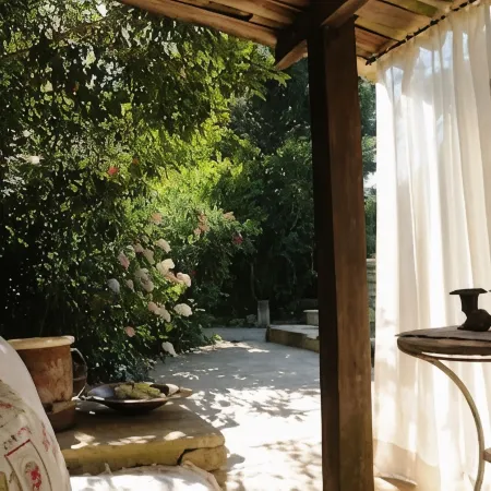 Mas Dagan, vacation apartments in Saint Remy to dream away on a romantic estate Отели в г. Нов
