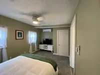 Cozy cottage for a couple's weekend get away! - 3-Star