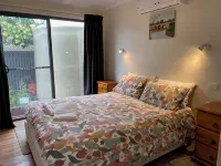 Vale Stay  -  gateway to beautiful McLaren Vale - breakfast