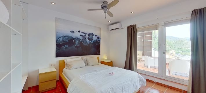 Oceanfront Villa "Mare Cubum" Panoramic Views, Extreme Location, Pool, Climate! Hotels in Almuñécar