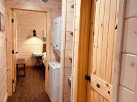 Charming Red Surry Cabin close to Acadia National Park and Bar Harbor Hotele w: Surry