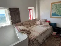 A typical sheepfold between Ventoux and Luberon - Homestays