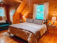 Cabin*3 Master Bedrooms*Hot Tub*WiFi*Game Room*Book For Now Spring & Summer