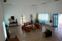 Oceanfront Spanish Villa - FREE Starlink Wi-Fi