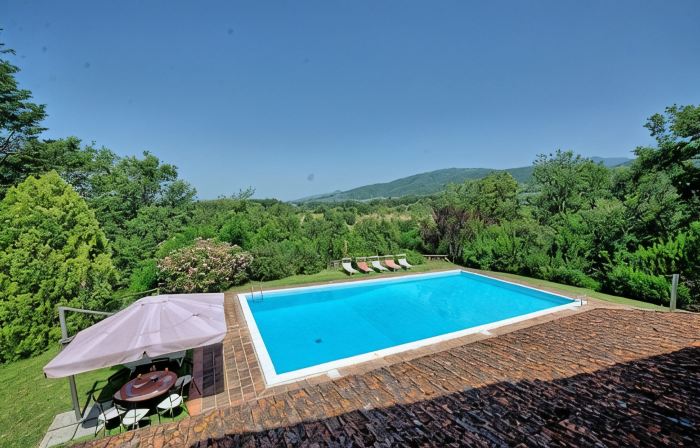 Charming spacious 1500s stone farmhouse with private pool