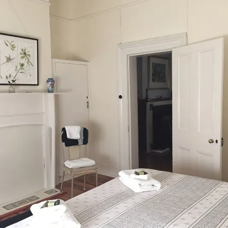 B&B on Piper - Beautiful Cottage Accommodation