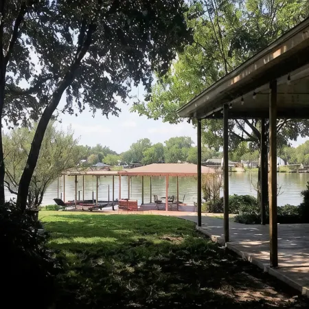 Firefly Cottage - Lakefront Cottage with Huge Dock on Quiet Cove