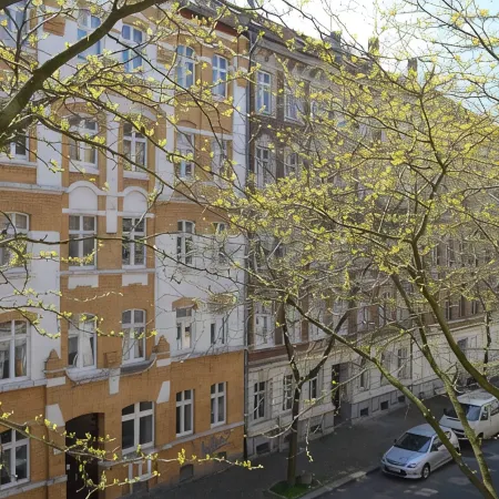CENTRAL LOCATED 2 BEDROOM APARTMENT with free Wi-Fi Отели рядом с достопримечательностью «Торговый центр Paunsdorf Center»