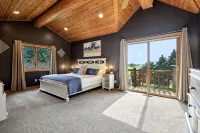 Beautiful 5 Bdrm Lakefront Log Cabin - under 1hr from Mpls! - Chalets