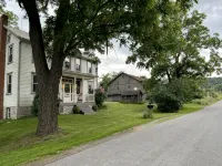 Historic Farmhouse Getaway - 2-Star