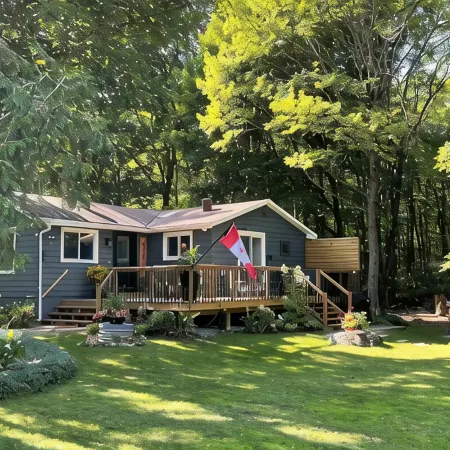 Northern Cottage with Hot Tub, Trent Lakes