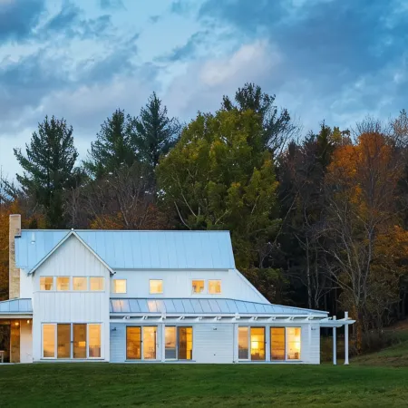 Modern Farmhouse on 25 Acres / Superb Views.