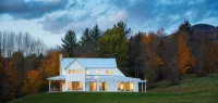 Modern Farmhouse on 25 Acres / Superb Views.