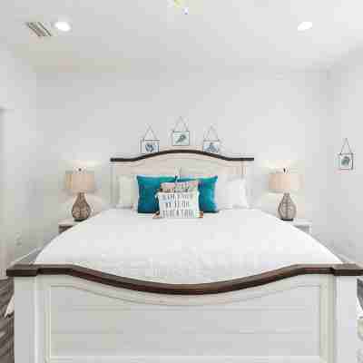 Steps from the Beach*Pool*Pier on Little Lagoon Rooms