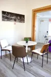 Newly Remodel Duplex Free Parking 3-Bed-1 Bath. - Condos