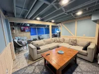 Outdoor Inground Pool, Indoor Arcade / Gameroom, Only 10 Min. to GR!