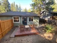 West Side Cozy Studio with Private Yard
