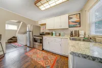 Cozy Chalet Bungalow in West Park - Cleveland - Bungalows