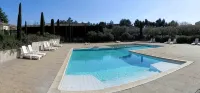 A Mazet at the Foot of the Alpilles (2 Stars) - 2-Star