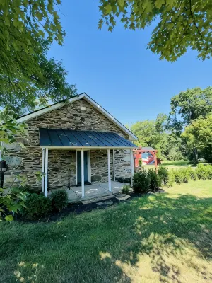 Historic Schoolhouse on Winery Row - Country Houses