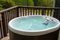 Mountain Veiws, Hot Tub,Treehouse,Gameroom, Child Playroom, Pet Friendly - balcon