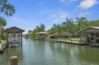 Discover Tranquility by the Riverside - Your Perfect Getaway Awaits! - 4-Star