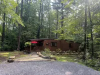 🐎Saratoga Track & Streamside Retreat 🌲 - Relax, Hike, Shop & Dine! - Chalets