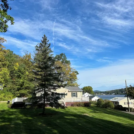 3-bedroom Candlewood Lakeside house