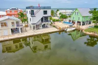 🐠 HEATED SWIM SPA / OPEN WATER VIEWS / BOAT DOCK / LUXURIOUS /  BUILT IN 2023🐬